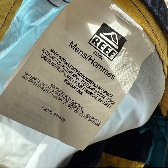 REEF Men's Blue 10” Ocean Fish Print Board Shorts Size 36 Summer Casual Beach - Picture 6 of 6